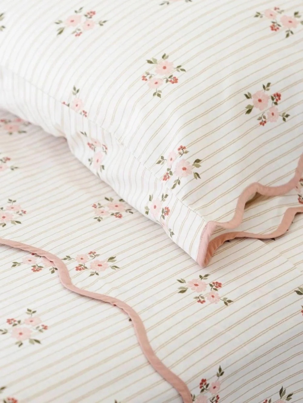 Queen Gathre Briar Floral Sheet Set Queen